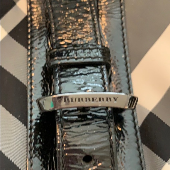 ♥️💋 BURBERRY Authentic Victoria check tote 👜 🥰 - Picture 2 of 8